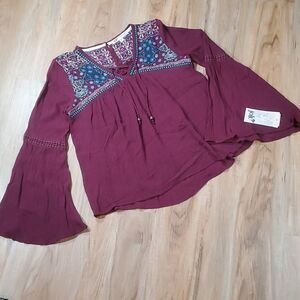 🔺️NWT Jolt Maroon Peasant Top w/Long Bell Sleeves Medium